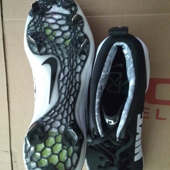 Nike cleats - Picture 4 of 5